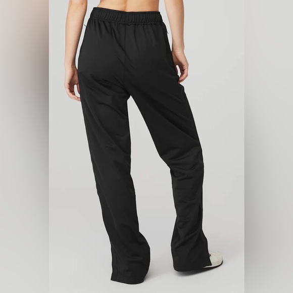 ALO YOGA Prize Winner Pants - Black - Picture 4 of 9